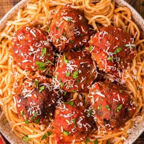 Olive Garden Spaghetti and Meatballs - Kitchen Divas