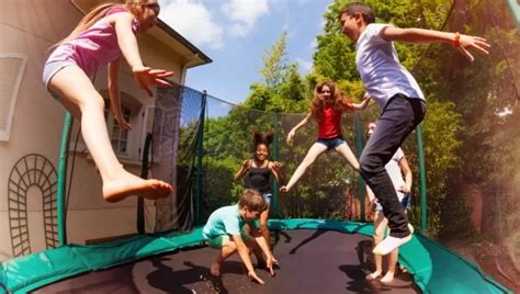 How to Buy the Trampoline for Toddlers and Kids