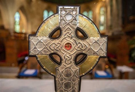 Vatican sends relic of true cross to Britain's King Charles | USCCB