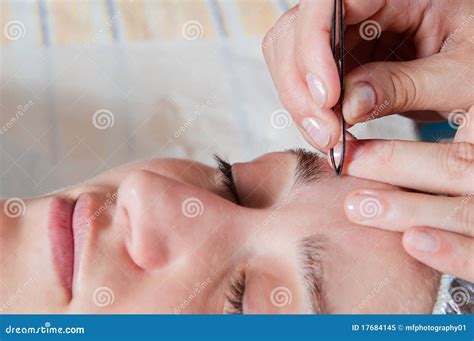 Pluck eyebrows stock image. Image of body, hands, blonde - 17684145