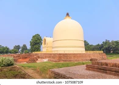 Parinirvana Stupa Temple Kushinagar India Stock Photo (Edit Now) 1374431393