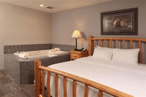 Hotels with hot tub in room in Kalispell ️ For Every Budget!