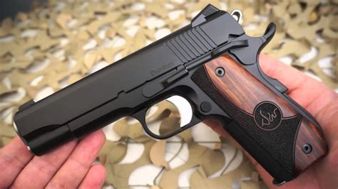 Dan Wesson Guardian Commander Frame 1911 45ACP Pistol Overview - Texas Gun Blog - YouTube