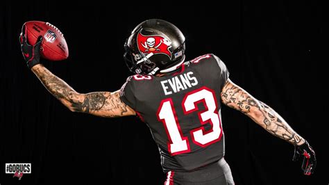 Photos: Wide Receiver Mike Evans in New Bucs Uniforms