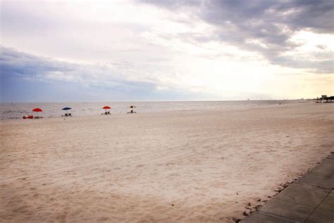 Beaches in Mississippi | Beaches, Islands and Coastal Cities in MS