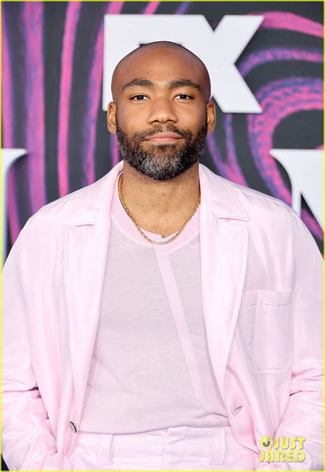 Donald Glover Debuts Shaved Head on Red Carpet for 'Atlanta' Season 3 ...