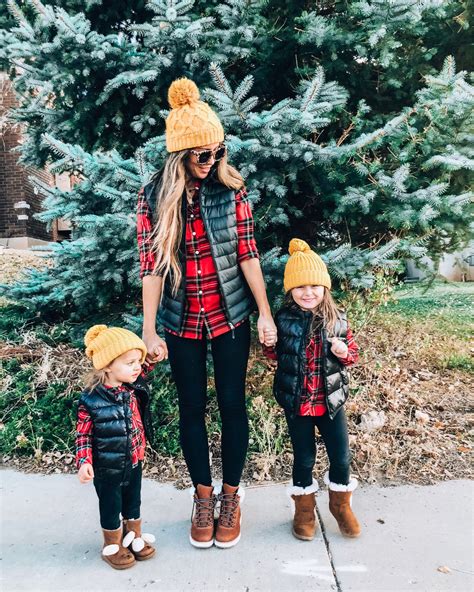 Matching Mom and Me Style | Family photo outfits, Matching family christmas outfits, Family ...