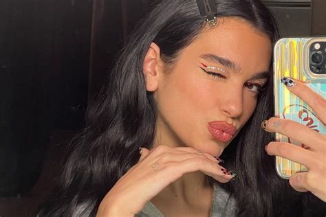 See Dua Lipa's Off Szn Glitter Eyeshadow Look | Hypebae