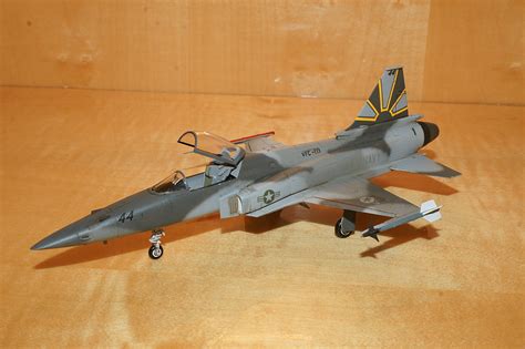 Gallery Pictures Hasegawa F-20 Tigershark Plastic Model Airplane Kit 1/72 Scale #00233