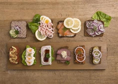 /r/smorrebrod: A tribute to the Danish culinary art of smørrebrød