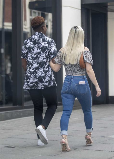 Nicola Adams in a White Tee Was Seen Out with Her New Girlfriend in ...