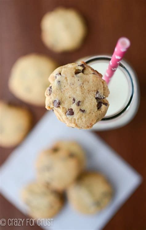 Famous Amos Copycat Chocolate Chip Cookie | Recipe | Chocolate chip cookies, Chocolate chip ...