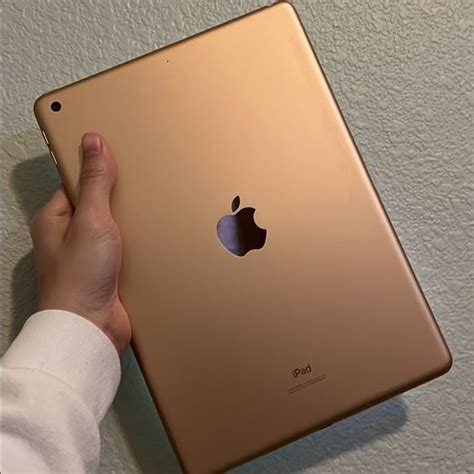 iPad 8th generation 32 GB rose gold in 2024 | Rose gold ipad, Ipad ...