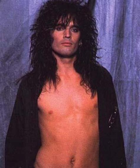 Tommy Lee of Motley Crue!!! Circa 1980's.....jez, big hair no ink.... | Tommy lee, Motley crue ...