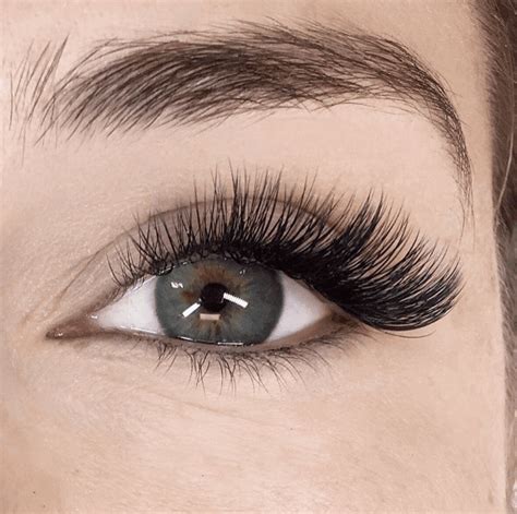 Wispy Cat Eye Lash Map