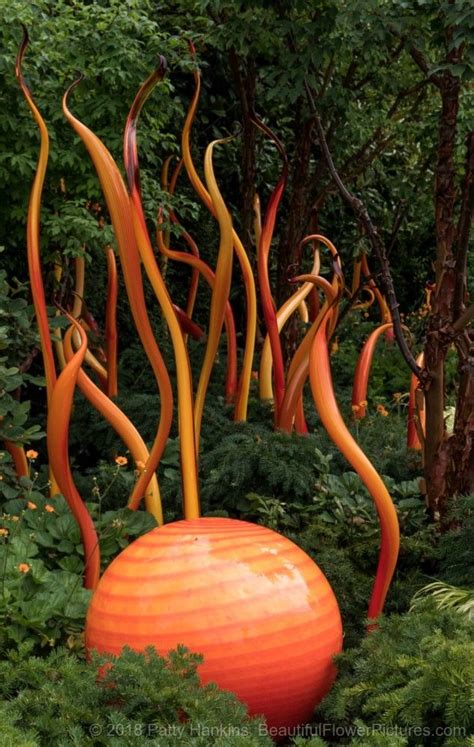 A Visit to Chihuly Garden & Glass in Seattle | Glass art installation, Glass art, Art glass jewelry