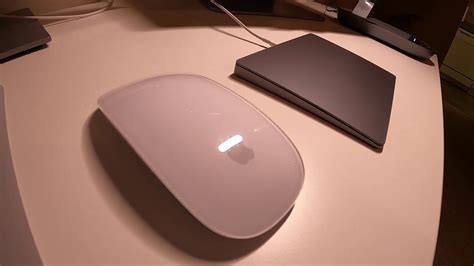 Magic Mouse 2 vs Magic Trackpad 2 - YouTube