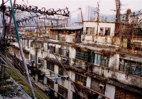 Vertical Slums • Kowloo Walled City, Hong Kong Tøp Aesthetic, Cyberpunk Aesthetic, Urban Decay 2 ...