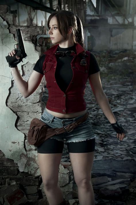 Claire Redfield Cosplay by Enji Night (part 2) : r/residentevil