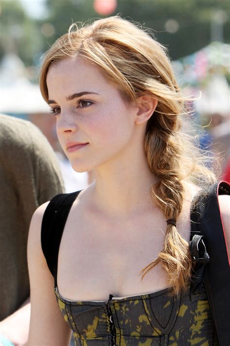 Emma Watson Hermione, Emma Watson Lookalike Says Even Her Mum Gets Her ...