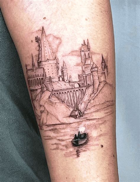 Hogwarts Tattoo Design Images (Hogwarts Ink Design Ideas) Nerd Tattoo ...