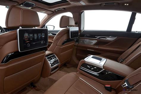 2016 BMW 750Li Interior 64