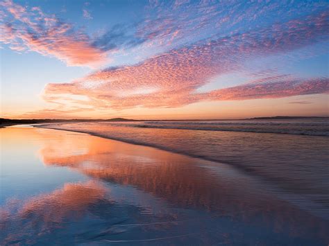 Sunset at Noosa Beach (Queensland, Australia), orange, ocean, sunset, beach, HD wallpaper | Peakpx