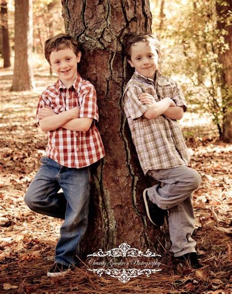 Pin by Charity Goodwin on Kids Photography | Sibling photography poses, Photography poses family ...