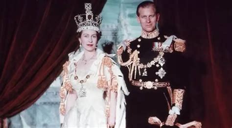 Royal gown to crown: What Queen Elizabeth II wore at her coronation ...