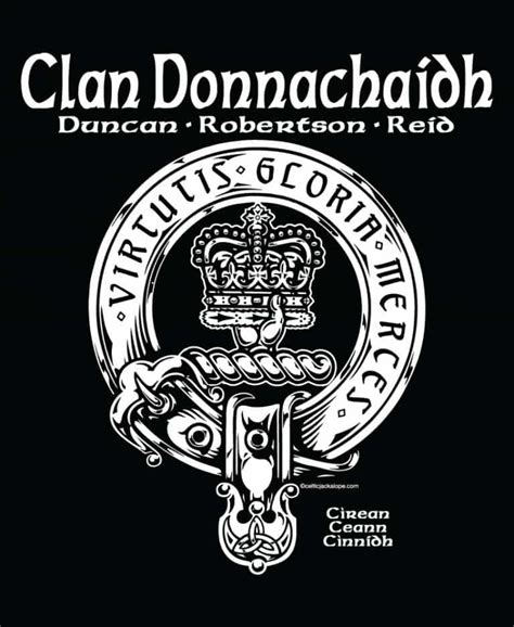 Clan Donnachaidh Clansman’s Crest Badge T-Shirt ⋆ Celtic Jackalope