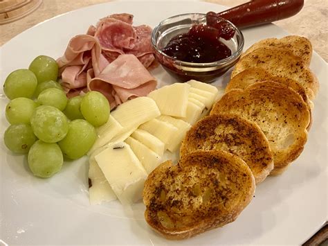 GREAT EATS HAWAII: CHEESE AND SALUMI PLATTER