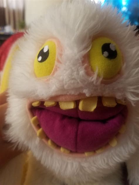 Hi im the first mammott plush type from 2015 : MySingingMonsters