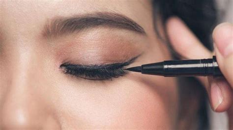 8 Best Eyeliner For Waterline - The Fashion Junkies