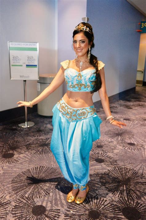 Princess Jasmine cosplay | Princess jasmine dress, Disney princess cosplay, Princess jasmine cosplay