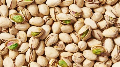 What Are Pistachios And How Do You Eat Them?