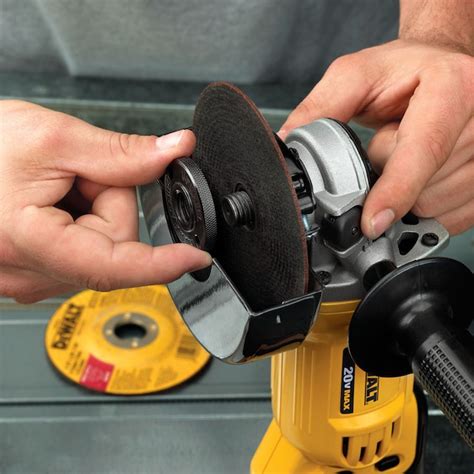 DEWALT 4.5-in 20-Volt Max Cordless Angle Grinder in the Angle Grinders ...