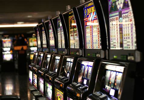 Slot machine - Wikipedia