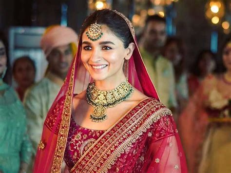 Alia bhatt bridal Lehenga price | Dresses Images 2022