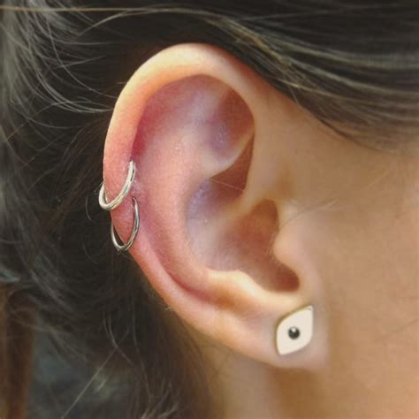 Helix Piercing [50 Ideas]: Pain Level, Healing Time, Cost, Experience ...