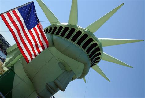 Inflated American freedom, Statue of Liberty balloon, Amer… | Flickr