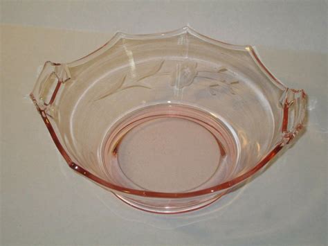 9" Etched Pink Depression Glass Bowl with flowers etched in the sides ...