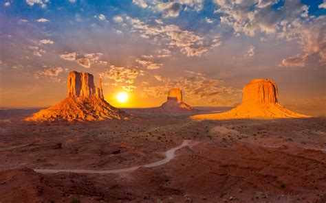 Monument Valley - Hotels, Tours and Navajo Tribal Park Information ...