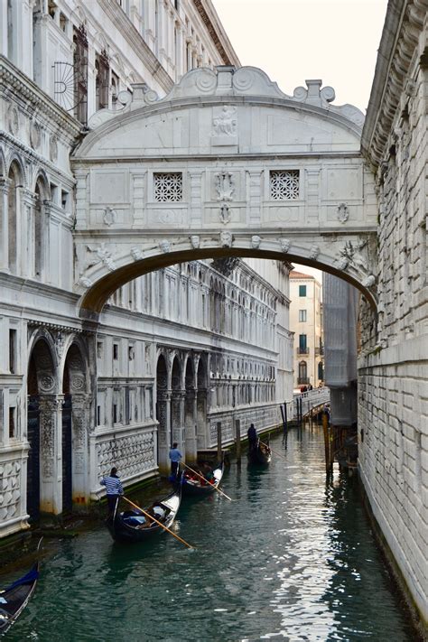 A Ponte dos Suspiros, em Veneza | Venice travel, Places to visit, Venice