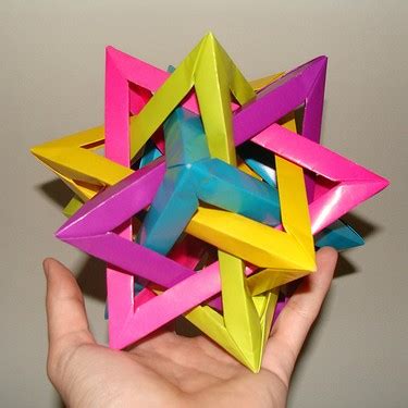 Five Intersecting Tetrahedron Origami | Tektonten Papercraft