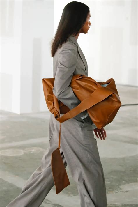 The 6 Biggest Bag Trends That Will Define 2023 | SACLÀB