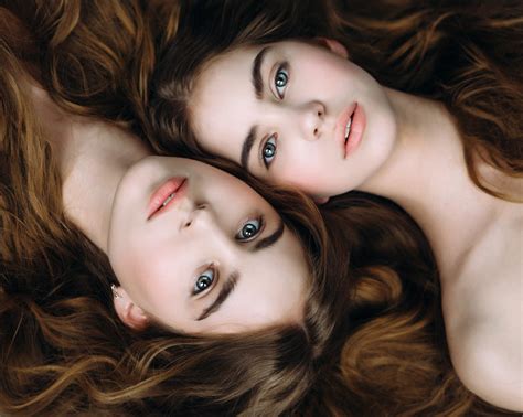 Wallpaper : model, portrait, looking at viewer, brunette, twins, sisters, two women, face ...