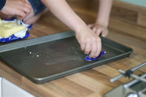 Whisk the eggs and sugar together