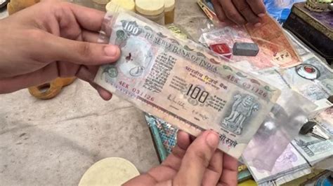 Old 100 rupee note of Indian currency ha... | Stock Video | Pond5