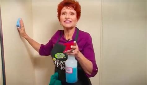 She Adds One Other Ingredient To Dish Soap And Water To Make The ...