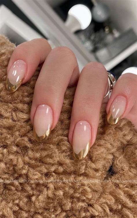 50+ Gorgeous Gold Nails To Get At Your Next Manicure | Gold tip nails ...